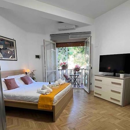 3 Fermate Dal Colosseo - Casa Vacanze Elena - 50 M Da Metro Garbatella Rome Luaran gambar