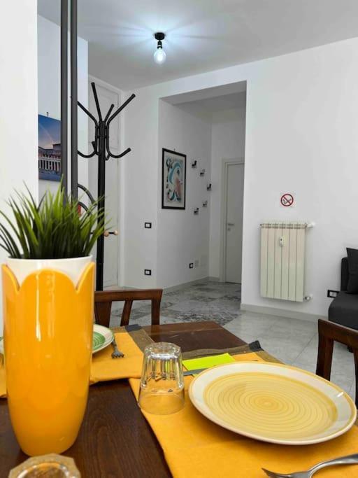 3 Fermate Dal Colosseo - Casa Vacanze Elena - 50 M Da Metro Garbatella Rome Luaran gambar