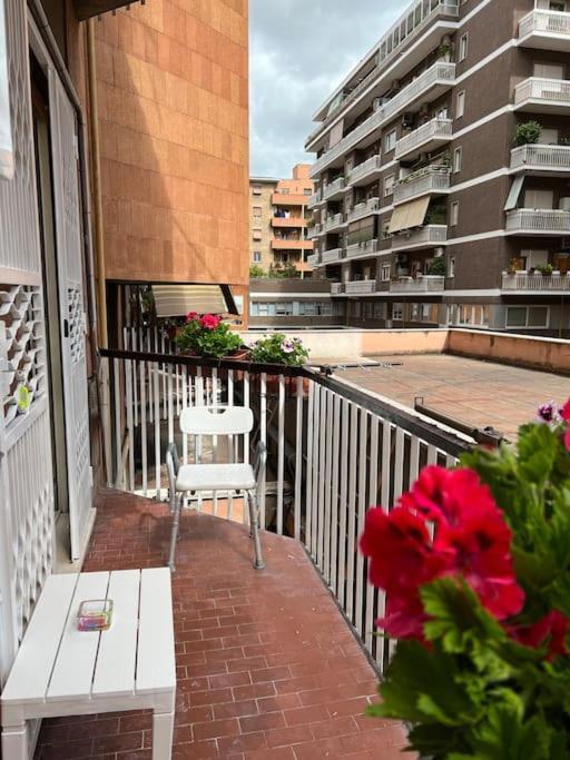 3 Fermate Dal Colosseo - Casa Vacanze Elena - 50 M Da Metro Garbatella Rome Luaran gambar