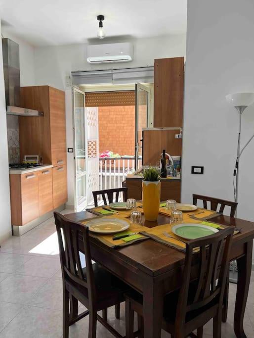 3 Fermate Dal Colosseo - Casa Vacanze Elena - 50 M Da Metro Garbatella Rome Luaran gambar