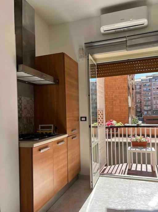 3 Fermate Dal Colosseo - Casa Vacanze Elena - 50 M Da Metro Garbatella Rome Luaran gambar
