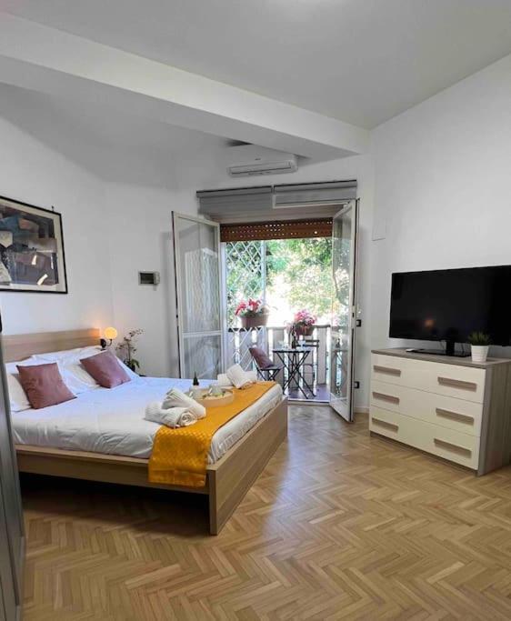 3 Fermate Dal Colosseo - Casa Vacanze Elena - 50 M Da Metro Garbatella Rome Luaran gambar