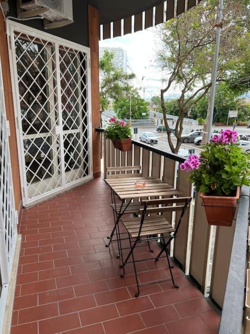 3 Fermate Dal Colosseo - Casa Vacanze Elena - 50 M Da Metro Garbatella Rome Luaran gambar